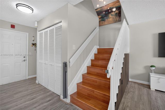 6205 Kendale Lakes Circle 281, Miami, FL 33183