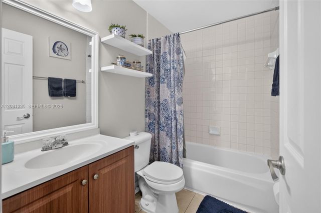 6205 Kendale Lakes Circle 281, Miami, FL 33183