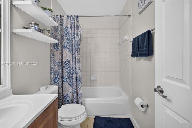6205 Kendale Lakes Circle 281, Miami, FL 33183