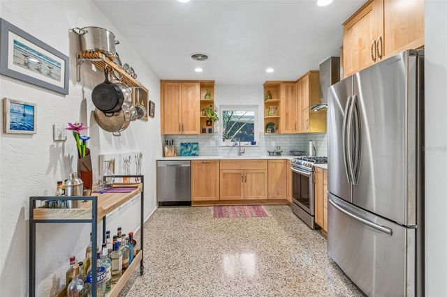 6214 8TH AVENUE S, Gulfport, FL 33707