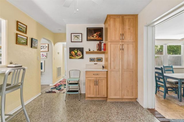 6214 8TH AVENUE S, Gulfport, FL 33707