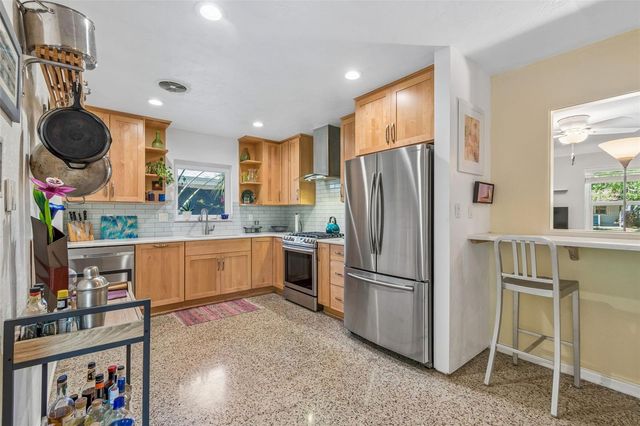 6214 8TH AVENUE S, Gulfport, FL 33707
