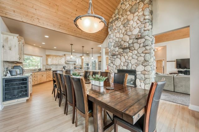 40780 Wild Iris Lane, Shaver Lake, CA 93664