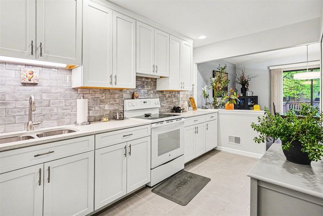 1859 Allenway Court, Rochester Hills, MI 48309