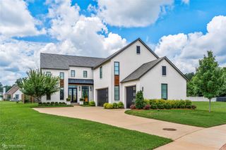 323 Belle Winds Court, Shreveport, LA 71106