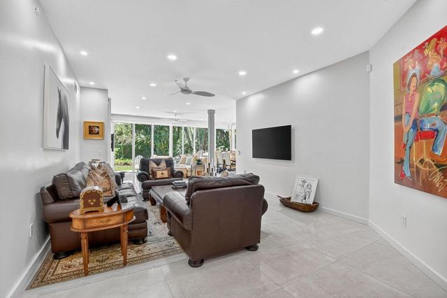 2584 Coco Plum Blvd 104, Boca Raton, FL 33496