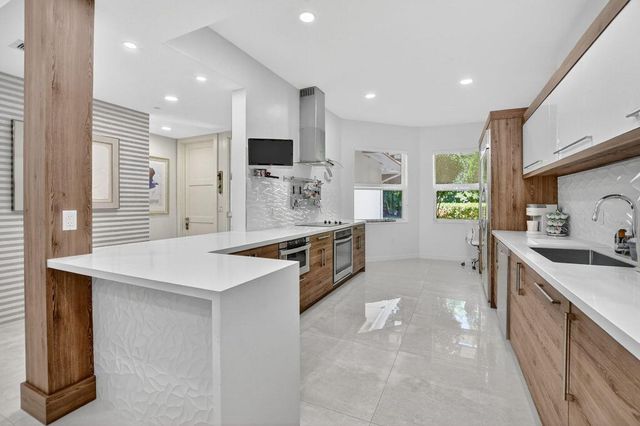 2584 Coco Plum Blvd 104, Boca Raton, FL 33496