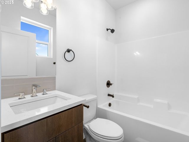 3282 Se 115th Ave, Portland, OR 97266