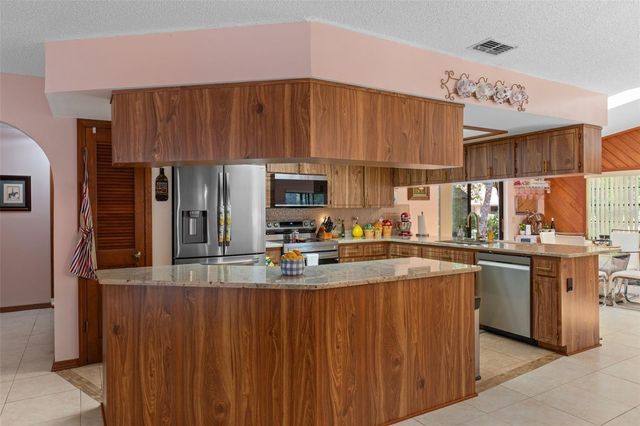 5 MANGROVE COURT S, Homosassa, FL 34446