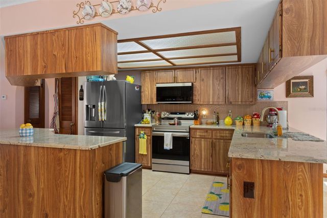 5 MANGROVE COURT S, Homosassa, FL 34446