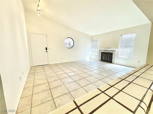 5086 Jeffreys Street 201, Las Vegas, NV 89119