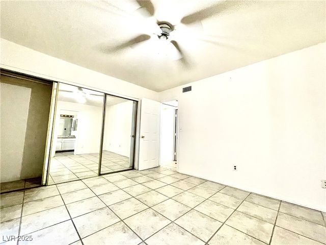 5086 Jeffreys Street 201, Las Vegas, NV 89119