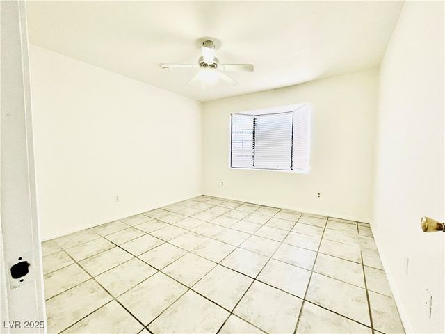 5086 Jeffreys Street 201, Las Vegas, NV 89119