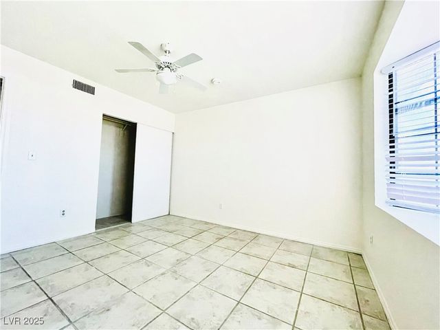 5086 Jeffreys Street 201, Las Vegas, NV 89119
