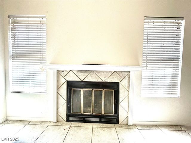 5086 Jeffreys Street 201, Las Vegas, NV 89119