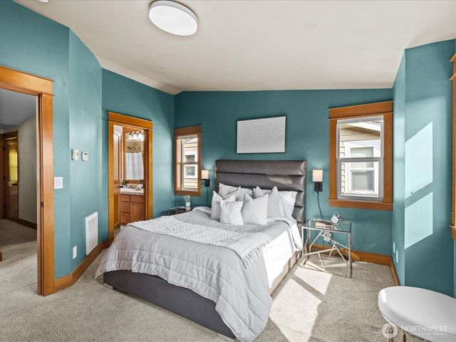 3018 SW Hinds Street, Seattle, WA 98126