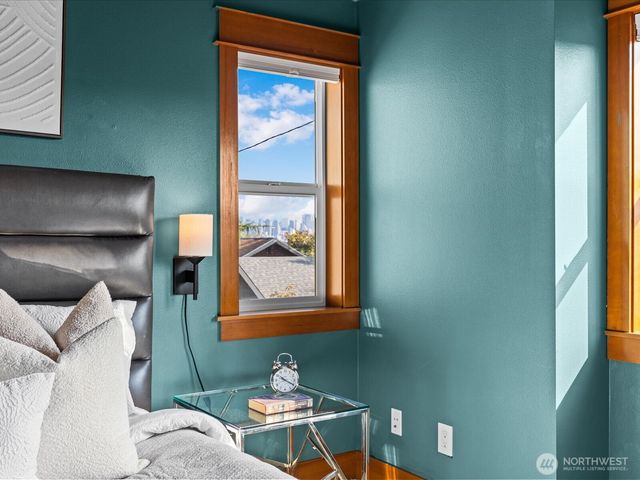 3018 SW Hinds Street, Seattle, WA 98126