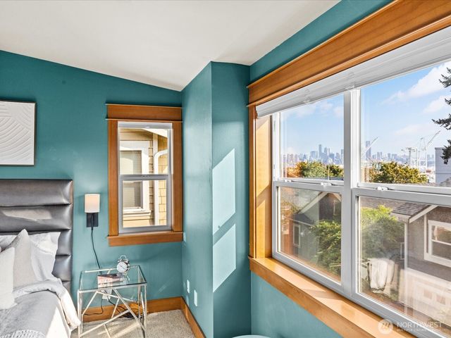 3018 SW Hinds Street, Seattle, WA 98126