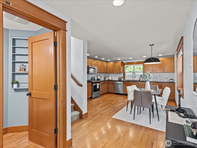 3018 SW Hinds Street, Seattle, WA 98126