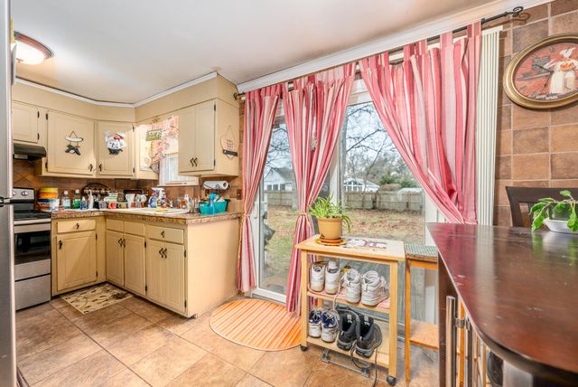 59 Captain Dore Road, South Yarmouth, MA 02664