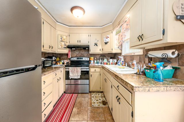 59 Captain Dore Road, South Yarmouth, MA 02664