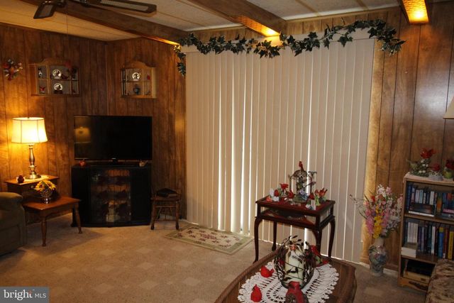 398 CLEAR CREEK CT, North Wales, PA 19454