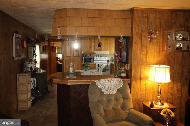 398 CLEAR CREEK CT, North Wales, PA 19454