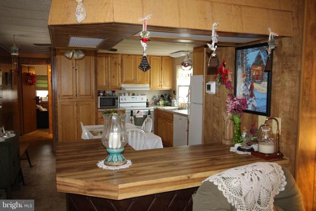 398 CLEAR CREEK CT, North Wales, PA 19454