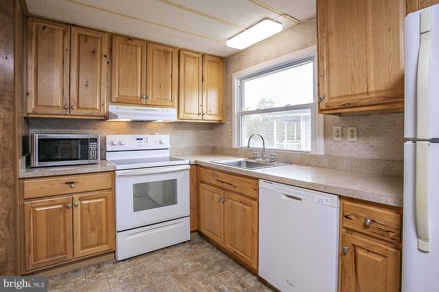 398 CLEAR CREEK CT, North Wales, PA 19454
