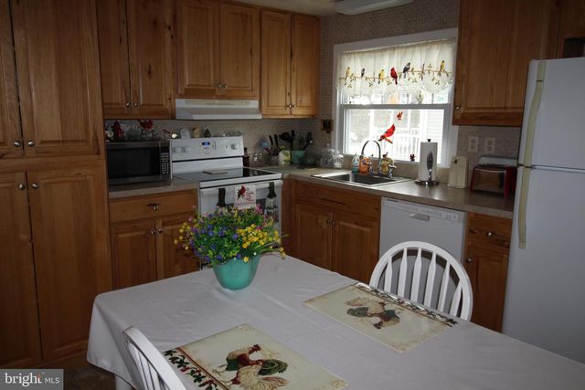 398 CLEAR CREEK CT, North Wales, PA 19454