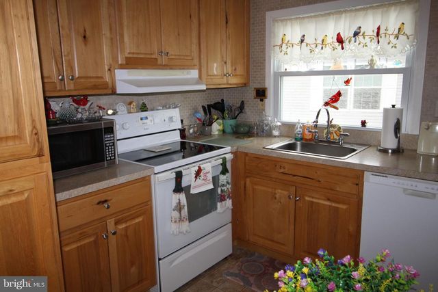 398 CLEAR CREEK CT, North Wales, PA 19454