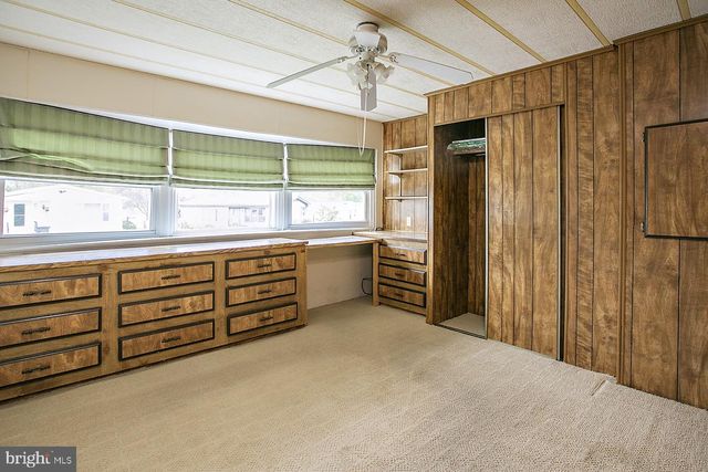 398 CLEAR CREEK CT, North Wales, PA 19454