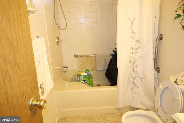 398 CLEAR CREEK CT, North Wales, PA 19454