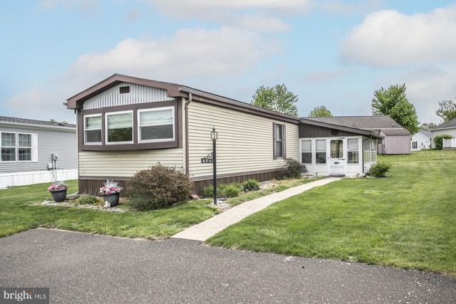 398 CLEAR CREEK CT, North Wales, PA 19454