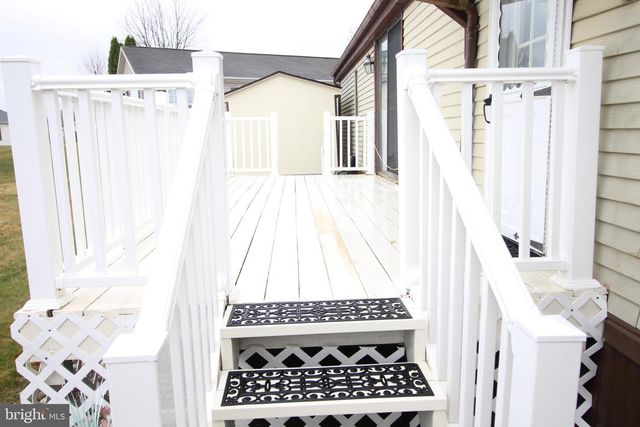 398 CLEAR CREEK CT, North Wales, PA 19454