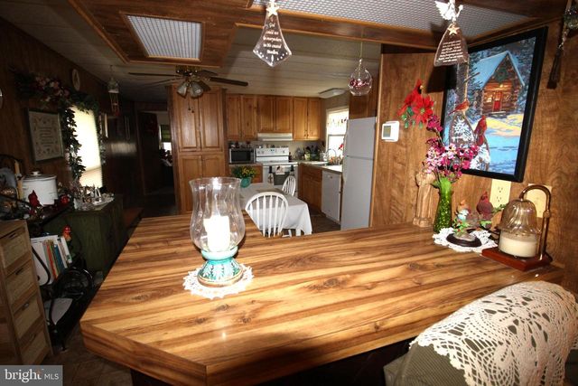 398 CLEAR CREEK CT, North Wales, PA 19454