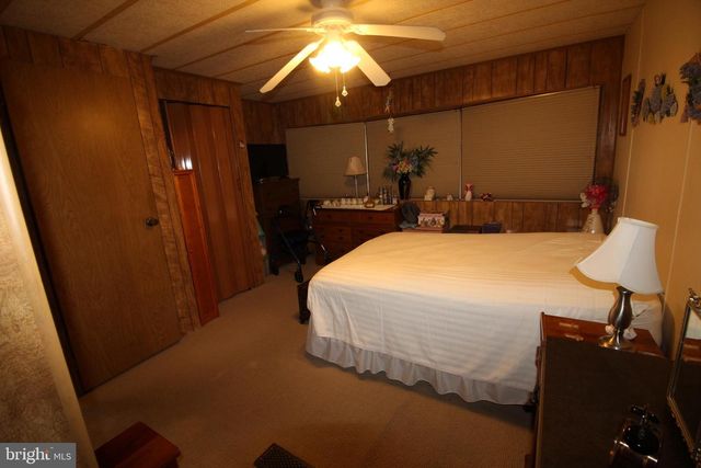 398 CLEAR CREEK CT, North Wales, PA 19454