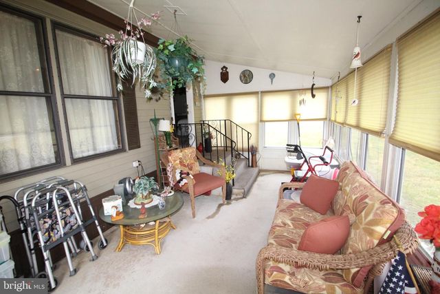 398 CLEAR CREEK CT, North Wales, PA 19454