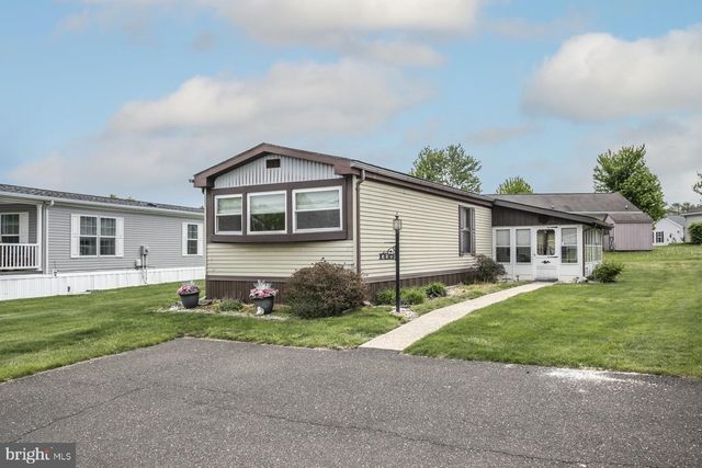 398 CLEAR CREEK CT, North Wales, PA 19454
