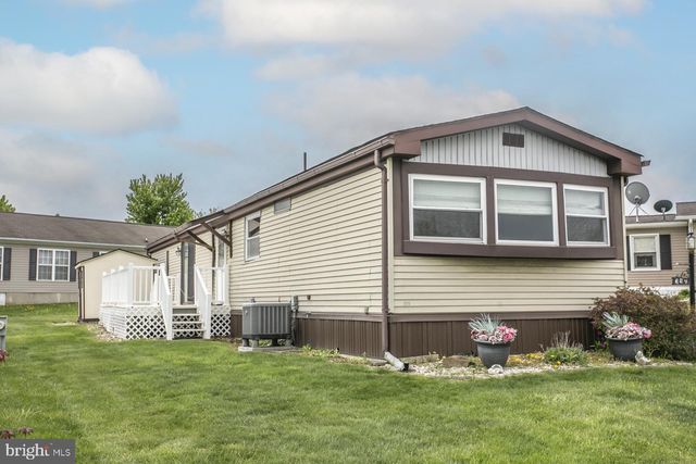 398 CLEAR CREEK CT, North Wales, PA 19454
