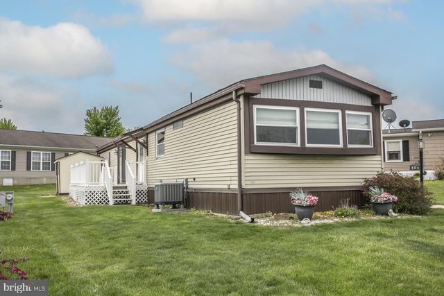398 CLEAR CREEK CT, North Wales, PA 19454