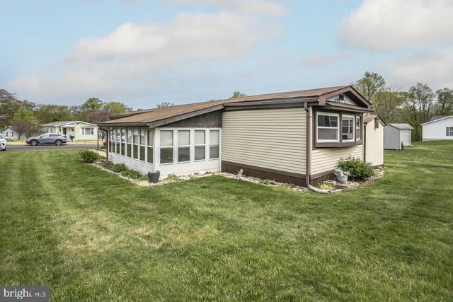 398 CLEAR CREEK CT, North Wales, PA 19454
