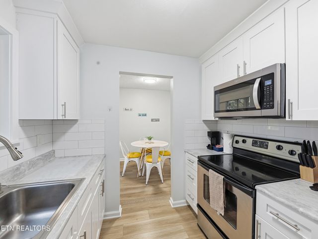 4201 Iona Way, Knoxville, TN 37912