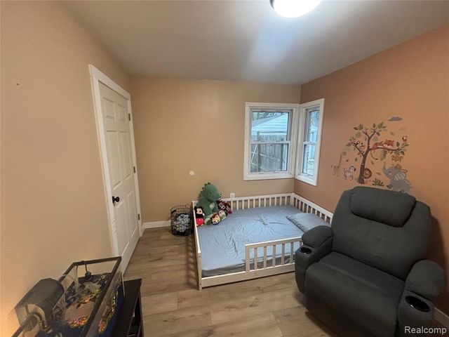 2414 Wildwood Circle Drive, Grand Blanc, MI 48439