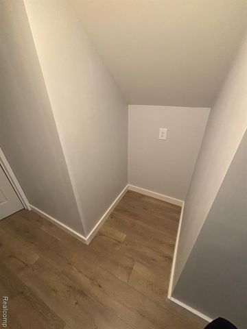 2414 Wildwood Circle Drive, Grand Blanc, MI 48439