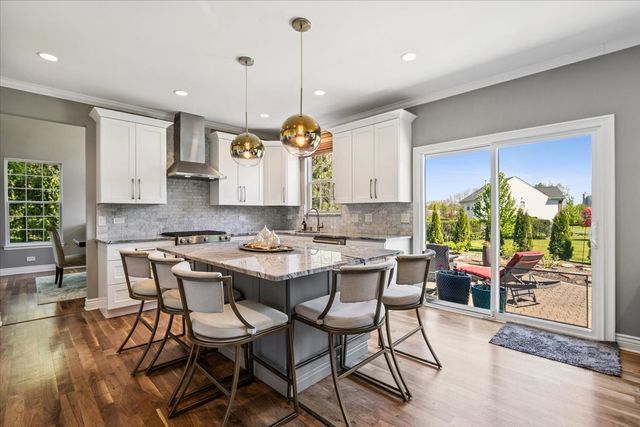 14087 Glenwood Court, Libertyville, IL 60048