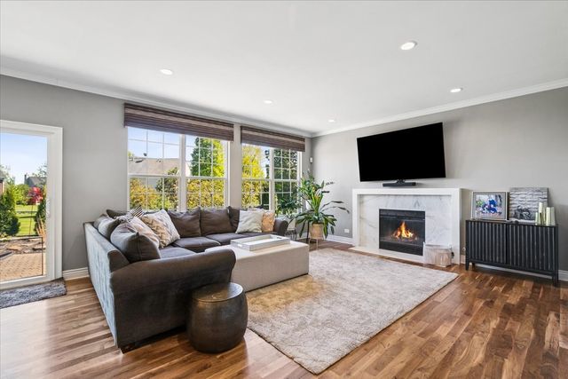 14087 Glenwood Court, Libertyville, IL 60048