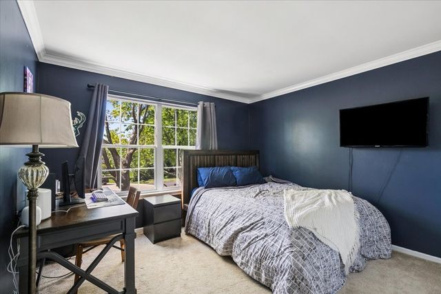 14087 Glenwood Court, Libertyville, IL 60048