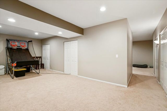 14087 Glenwood Court, Libertyville, IL 60048