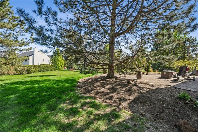 14087 Glenwood Court, Libertyville, IL 60048